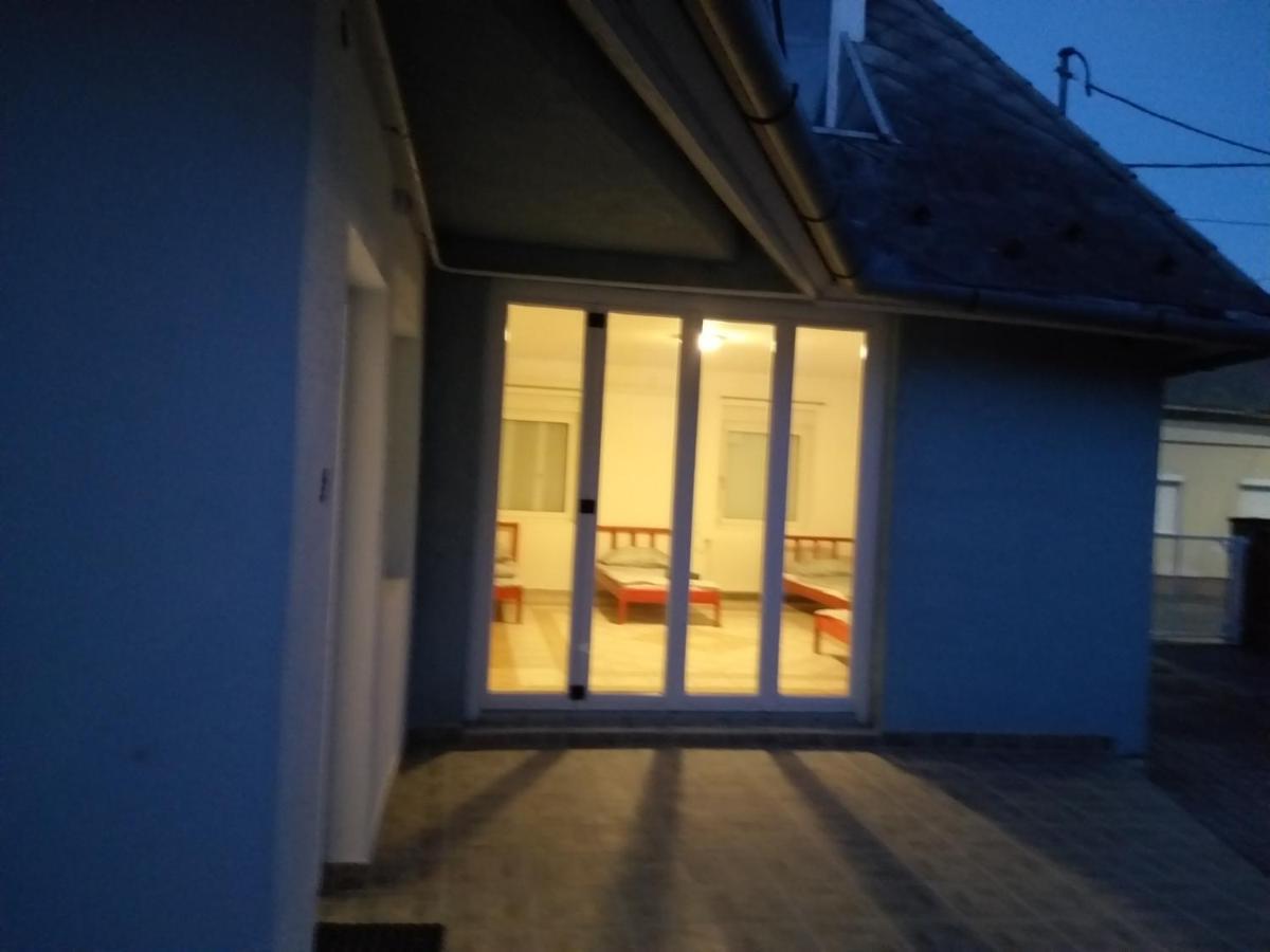 Azure House Aparthotel Keszthely Exterior foto